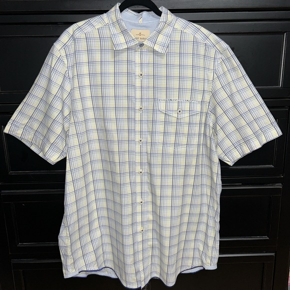 Tommy Bahama Other - Tommy Bahama Men's size M Plaid Island Crafted Short Sleeve Button Down